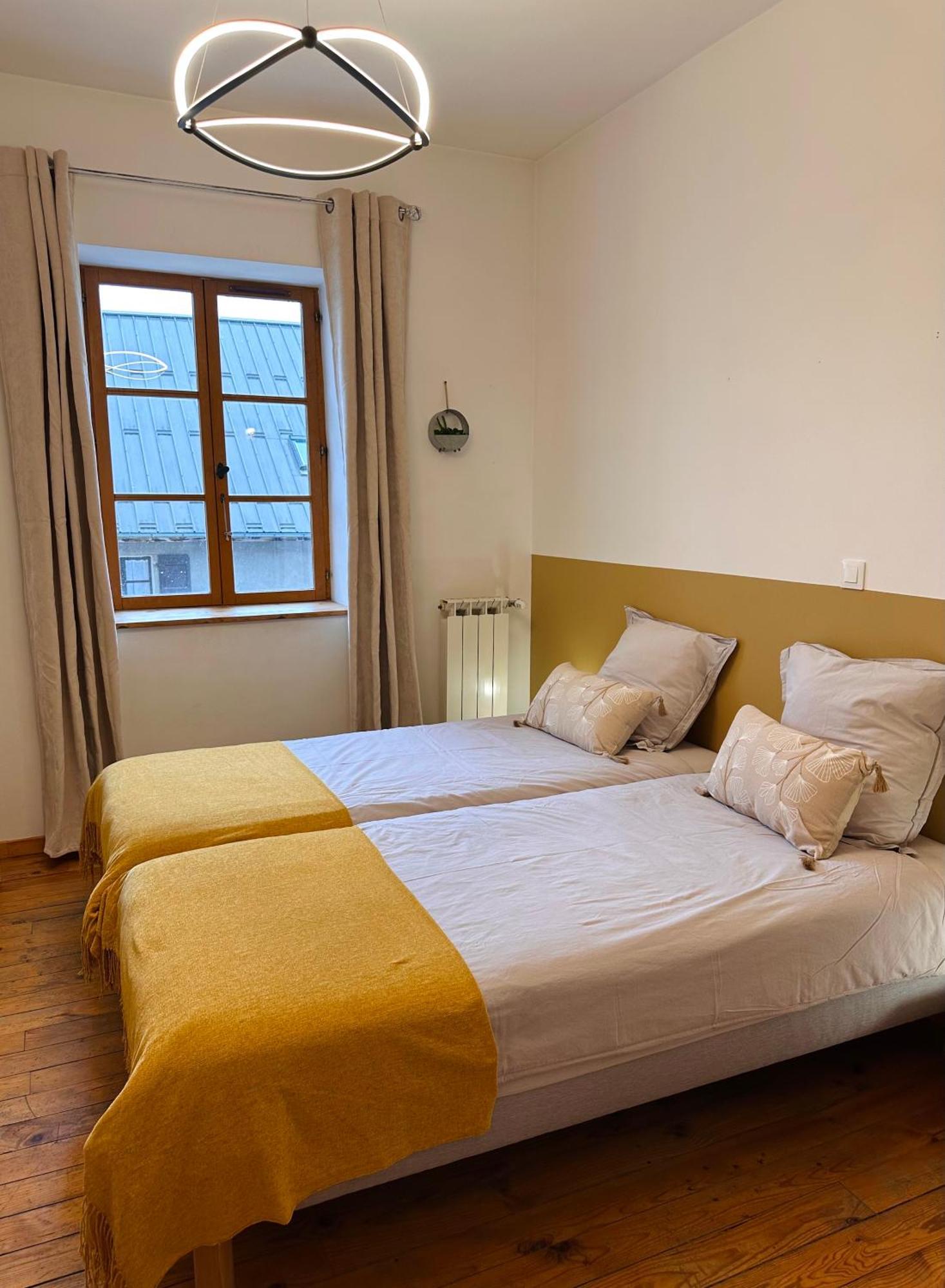 Auberge Le Glacier Bleu Mont-Dauphin Phòng bức ảnh