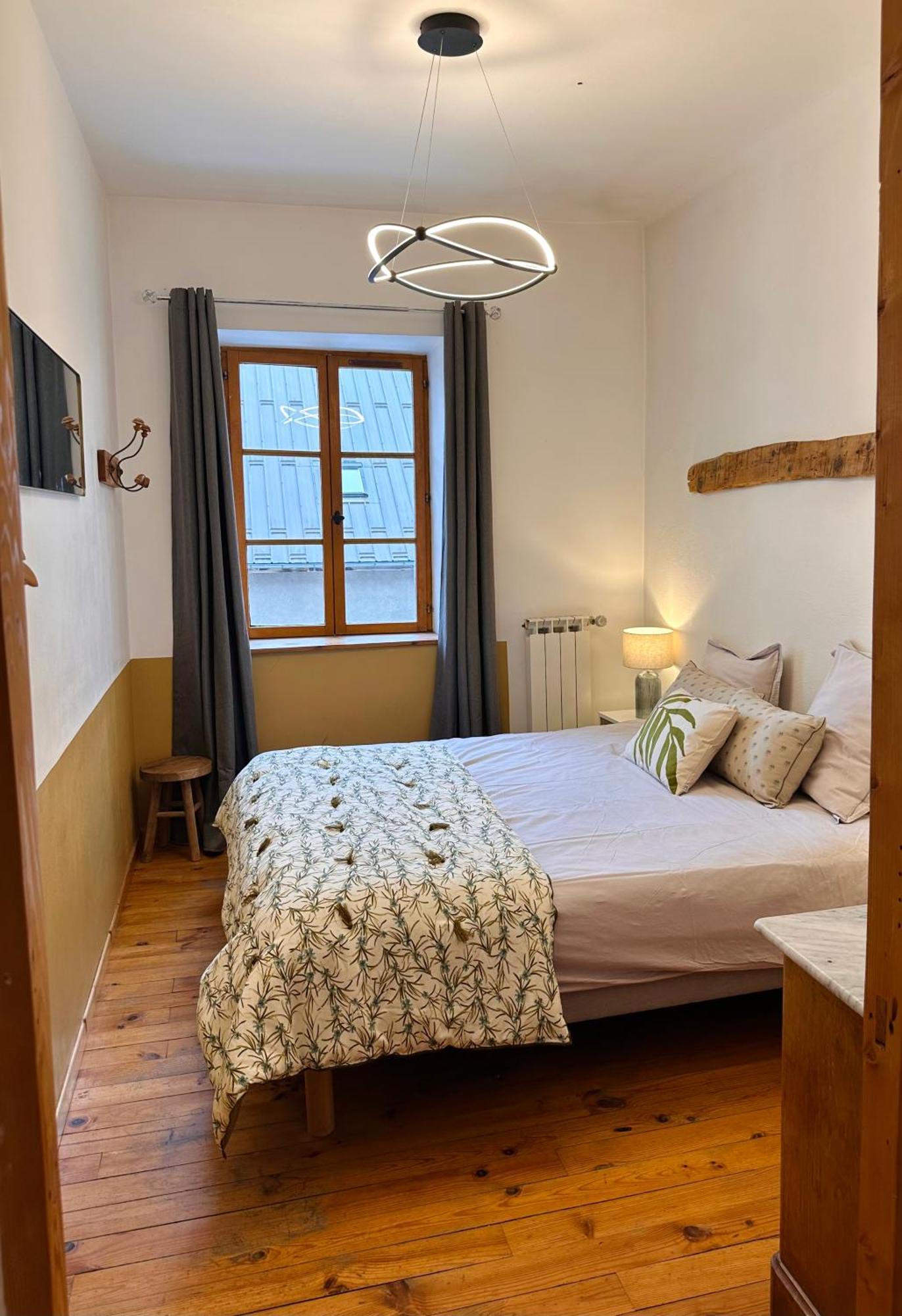 Auberge Le Glacier Bleu Mont-Dauphin Phòng bức ảnh